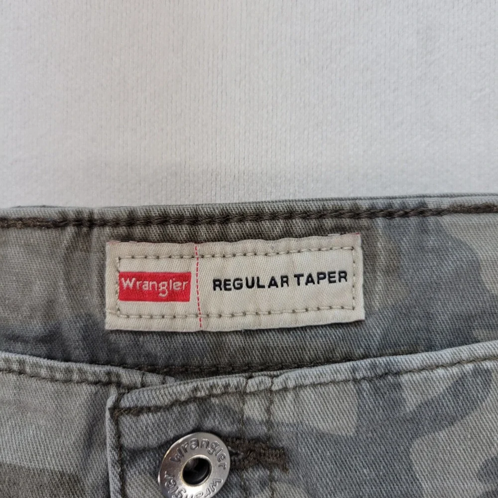 Wrangler Cargo Pants Mens 38x32 Green Camo Regular Taper Stretch Utility